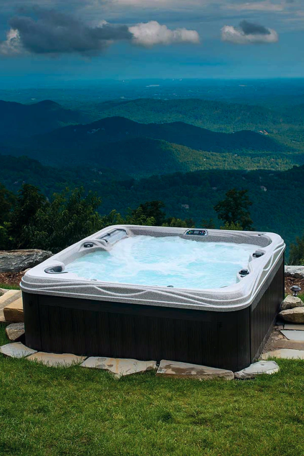 hot tub overlooking green hills driggs id